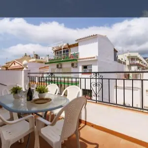 apartamento-carihuela-primera-linea-playa.1costadelsol.com/